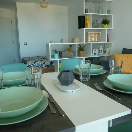 Sunny Апартаменты *